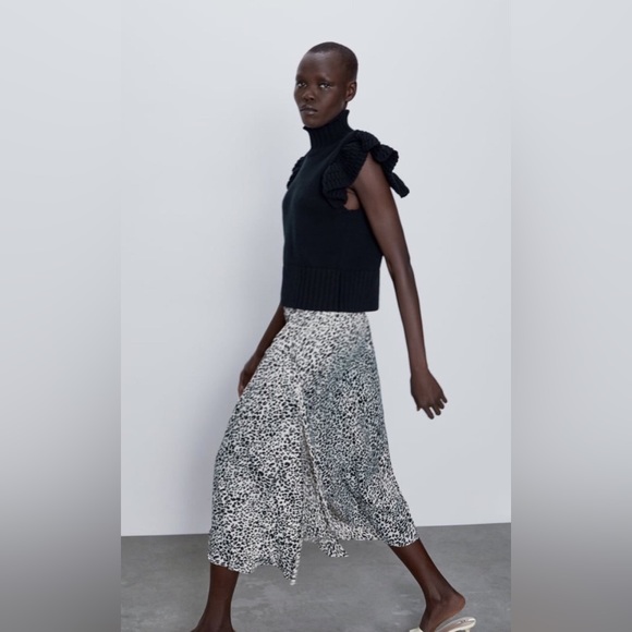 Zara Satin Skirt - Picture 7 of 7